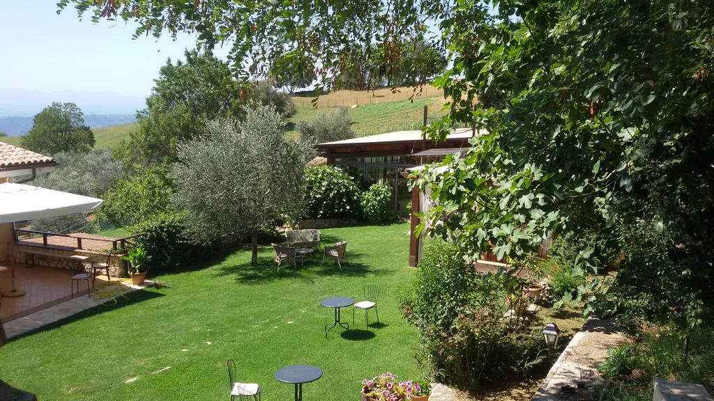 Отель Agriturismo Le Valli Acuto Экстерьер фото