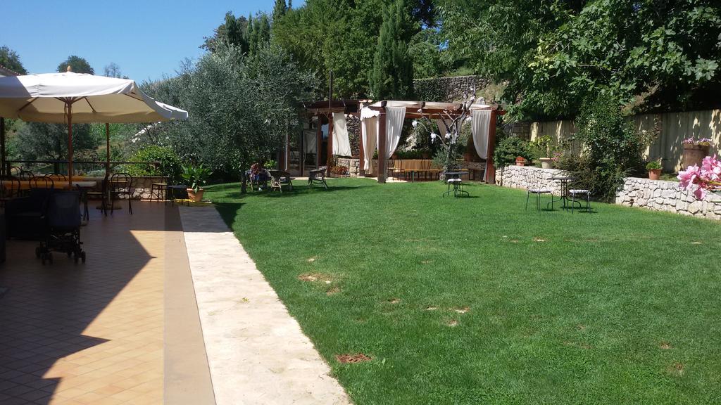 Отель Agriturismo Le Valli Acuto Экстерьер фото